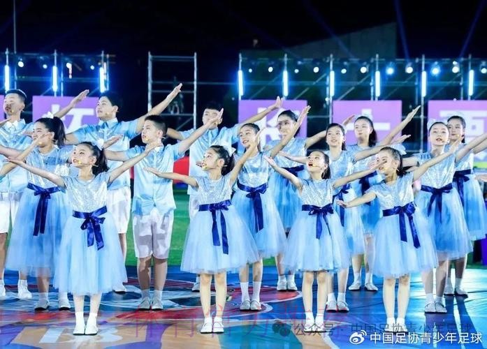 第25届“贝贝杯”开赛，足球少年逐梦张家港